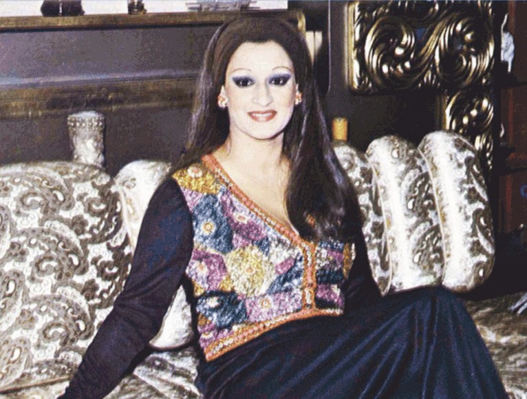 وردة في منزلها