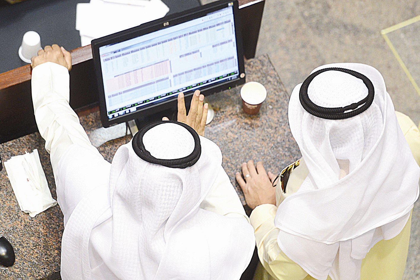 u0647u064au0626u0629 u0627u0644u0623u0633u0648u0627u0642 u062au0628u0627u0634u0631 u0627u0644u0631u0642u0627u0628u0629 u0628u0646u0641u0633u0647u0627 (u062au0635u0648u064au0631 u0645u0648u0633u0649 u0639u064au0627u0634)