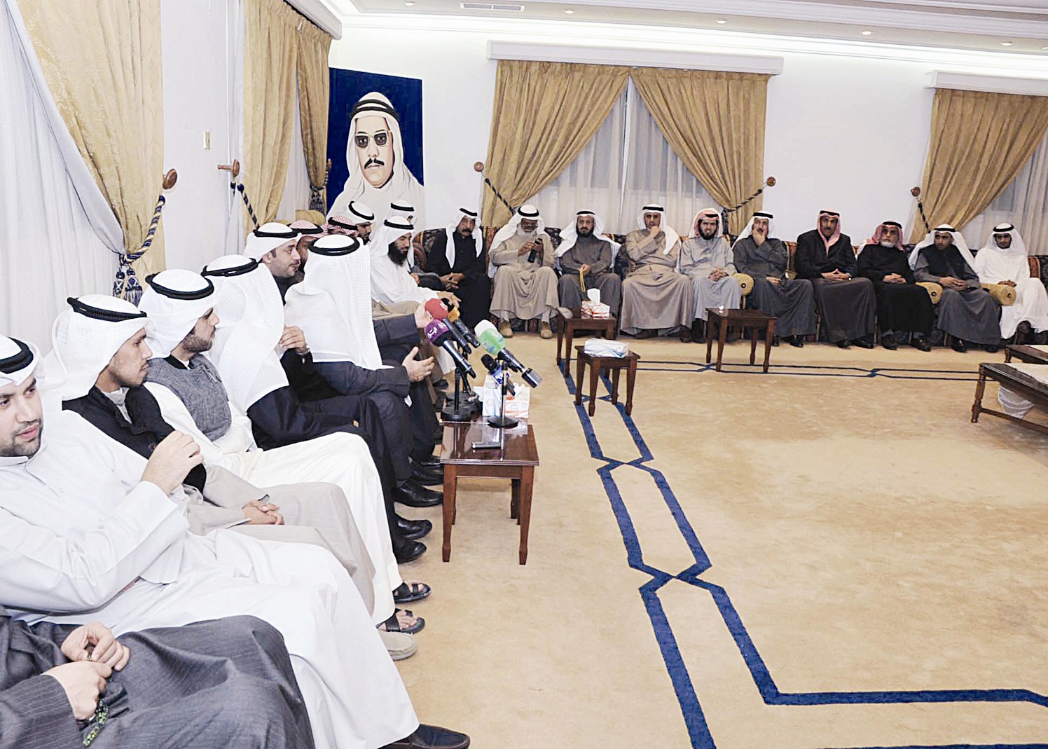 ناصر الصانع متحدثاً في الاحتفالية