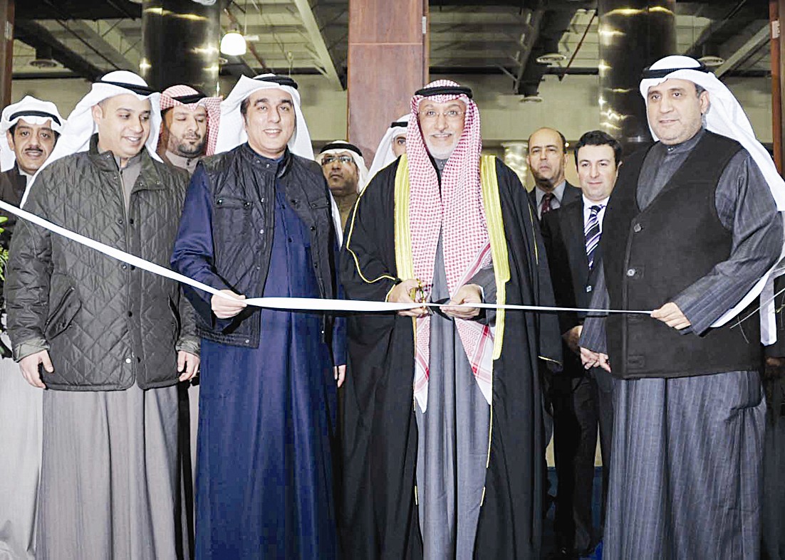 u0627u0644u0643u0644u064au0628 u0648u0627u0644u0646u0635u0627u0631 u0648u062au064au0641u0648u0646u064a u064au0642u0635u0648u0646 u0634u0631u064au0637 u0627u0644u0627u0641u062au062au0627u062d (u062au0635u0648u064au0631 u0633u0639u062f u0647u0646u062fu0627u0648u064a)