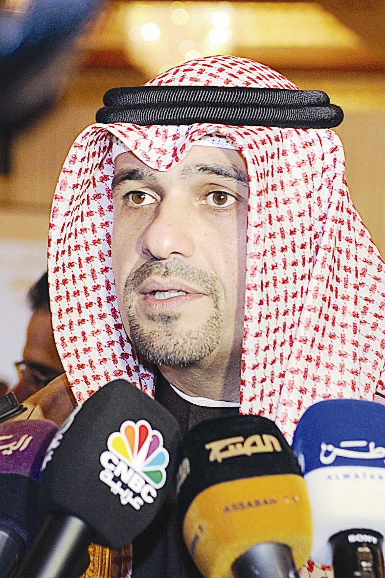 الصالح متحدثا للصحافة