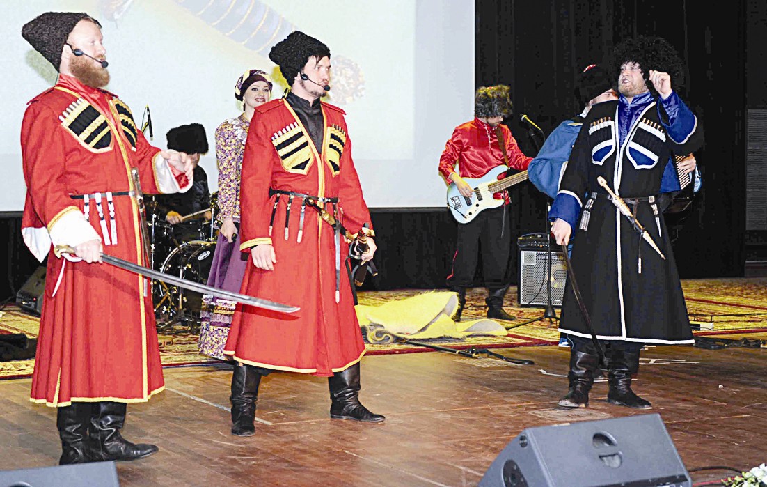 من استعراض القتال بالسيوف