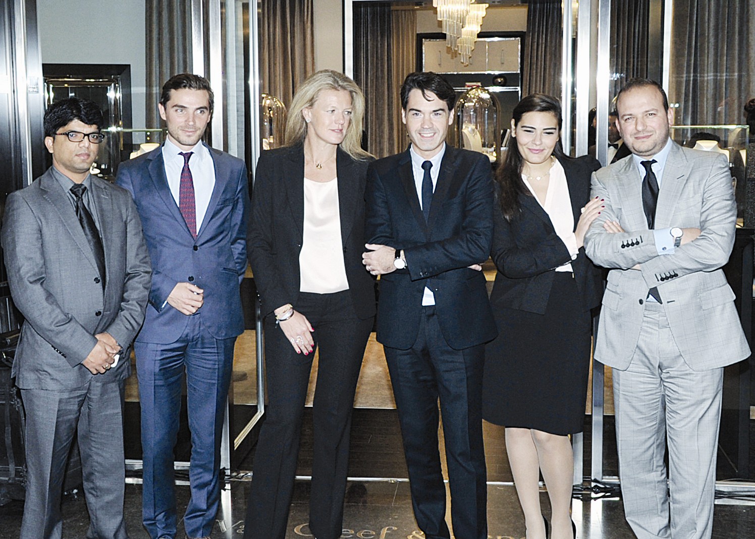 u0623u0644u0628u0627u0646 u0628u064au0644u0648u0631 u064au062au0648u0633u0637 u062bu0631u064au0627 u0627u0644u0623u062du0645u0631 u0648u062cu0645u064au0644 u0627u0644u0644u0628u0627u0646 u0648u0623u0648u0644u064au0641u064au0627 u062fu0648 u0648u0627u064au0644u064a u0648u0628u0627u062au0631u064au0643 u0628u0631u0648u062au064au0627