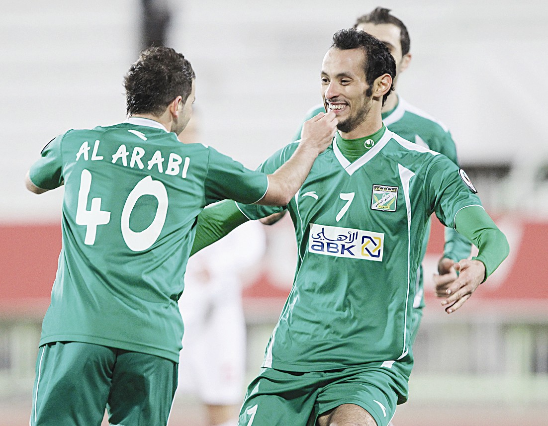 فرحة لاعبي العربي بعد تسجيل هدف التعادل