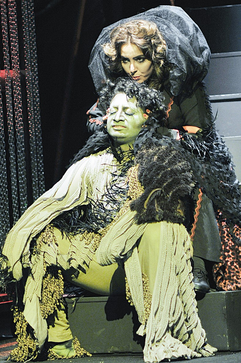 u0641u0627u0637u0645u0629 u0627u0644u0635u0641u064a u0641u064a u0645u0634u0647u062f u0645u0646 u00abu0645u0646 u0641u064au0647u0645 u0647u0648u00bb