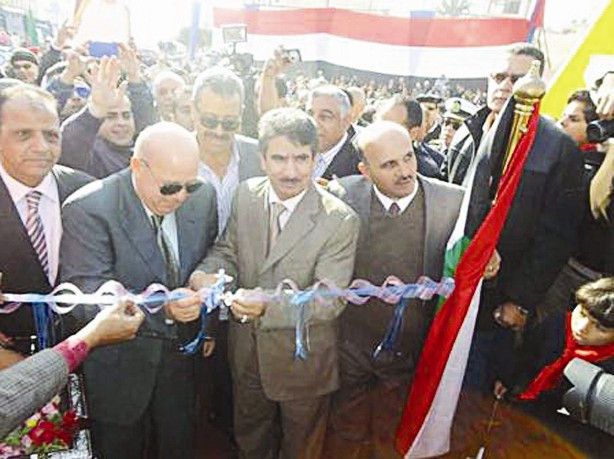 قنديل والزمانان يقصان شريط افتتاح الميدان