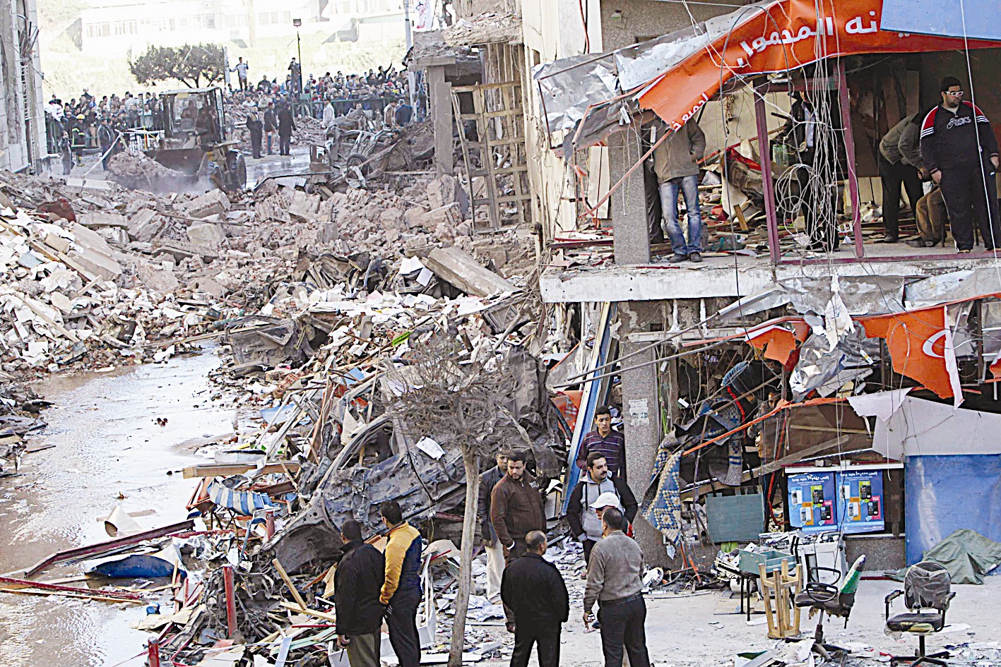 u0622u062bu0627u0631 u0627u0644u0627u0646u0641u062cu0627u0631 u0641u064a u0645u0628u0646u0649 u0645u062fu064au0631u064au0629 u0623u0645u0646 u0627u0644u062fu0642u0647u0644u064au0629 (u0631u0648u064au062au0631u0632)