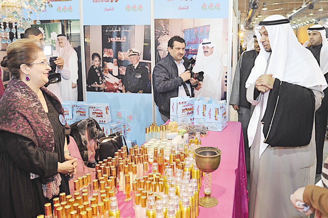 u062cu0627u0646u0628 u0645u0646 u0645u0639u0631u0636 u0627u0644u0639u0637u0648u0631 (u062au0635u0648u064au0631 u062cu0627u0633u0645 u0628u0627u0631u0648u0646)