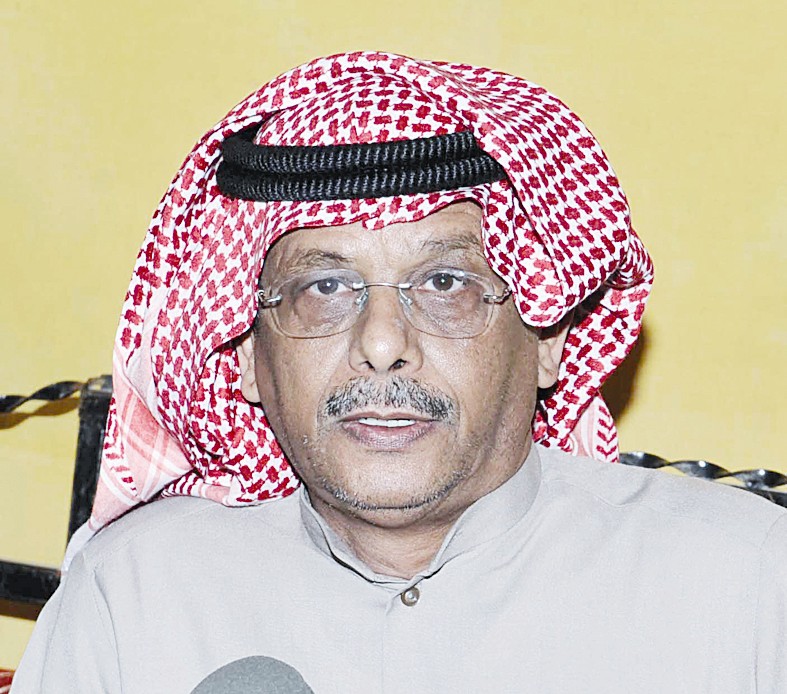 بندر الخيران متحدثا في افتتاح المخيم