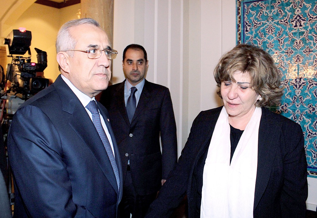 u0627u0644u0631u0626u064au0633 u0627u0644u0644u0628u0646u0627u0646u064a u0645u0639u0632u064au0627 u0632u0648u062cu0629 u0634u0637u062d  (u0627 u0641 u0628)