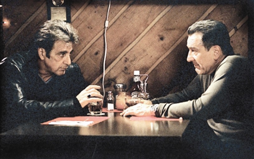 ... ومع أل باتشينو في مشهد من فيلم «الحرارة»