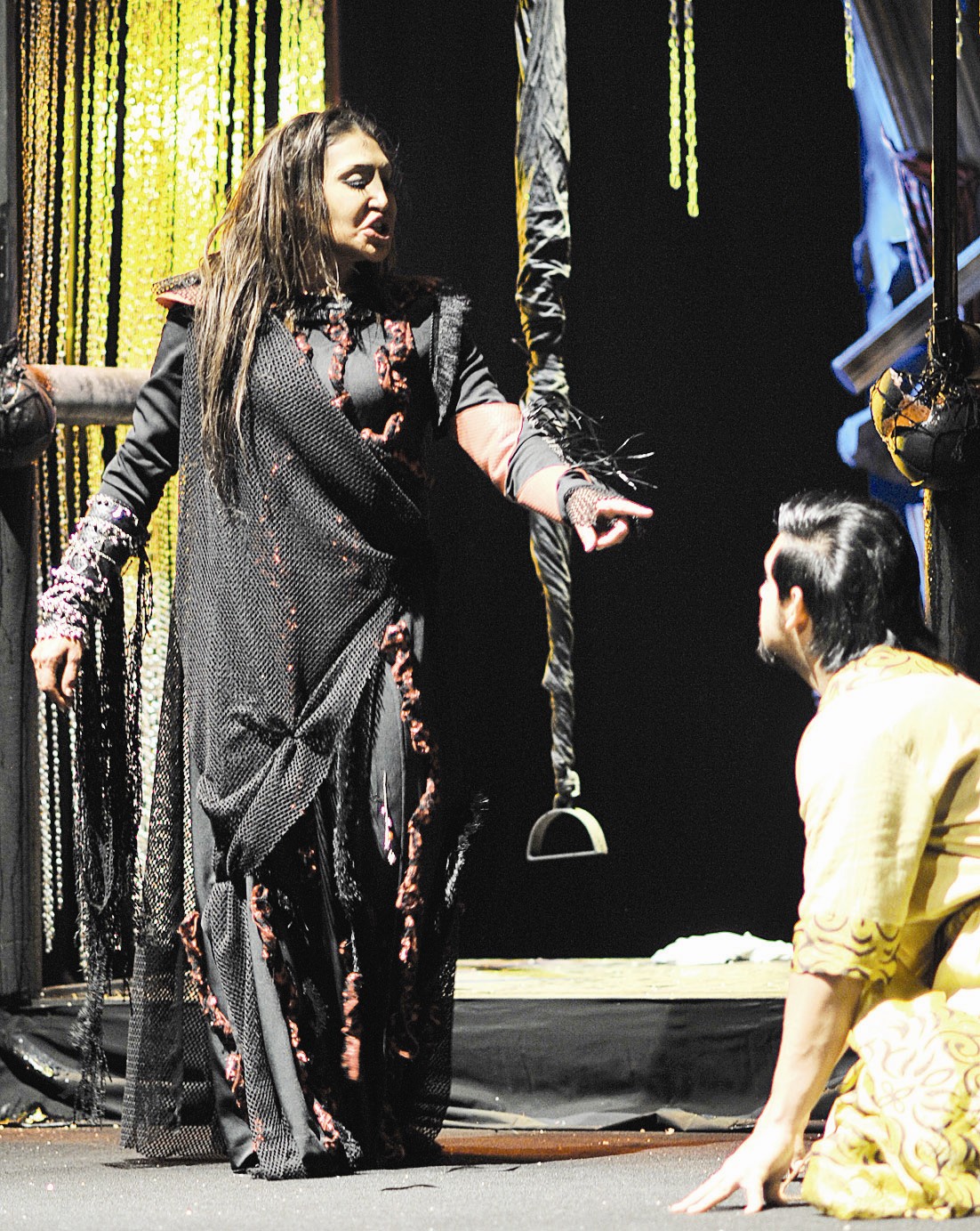 u0645u0634u0647u062f u0645u0646 u0645u0633u0631u062du064au0629 u00abu0645u0646 u0645u0646u0647u0645 u0647u0648u00bb