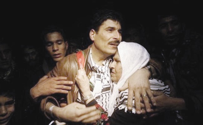 ضحايا التفجير مضرجون بدمائهم عند خط النهاية لماراثون بوسطن