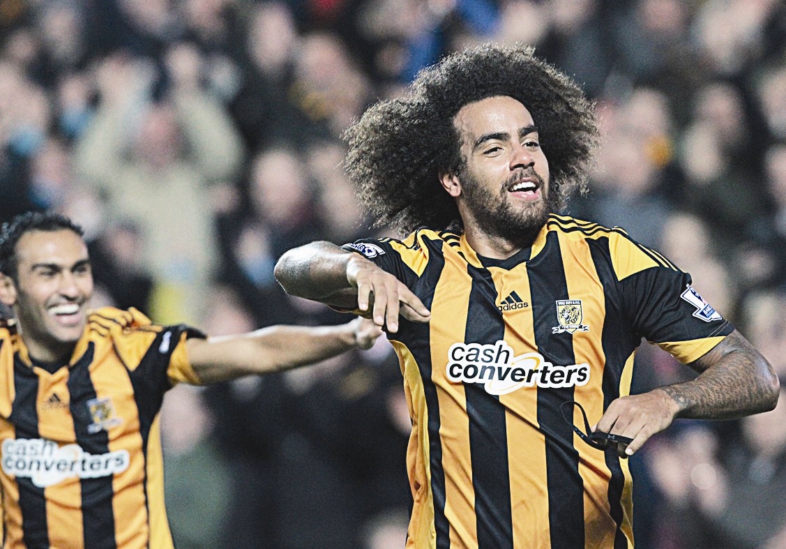 توم هودليستون يحتفل بتسجيل هدفه (ا ف ب)