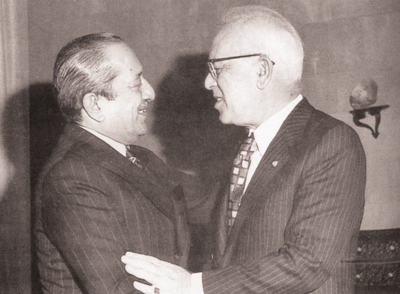 في زيارته للرئيس سليمان فرنجية أوائل السبعينات