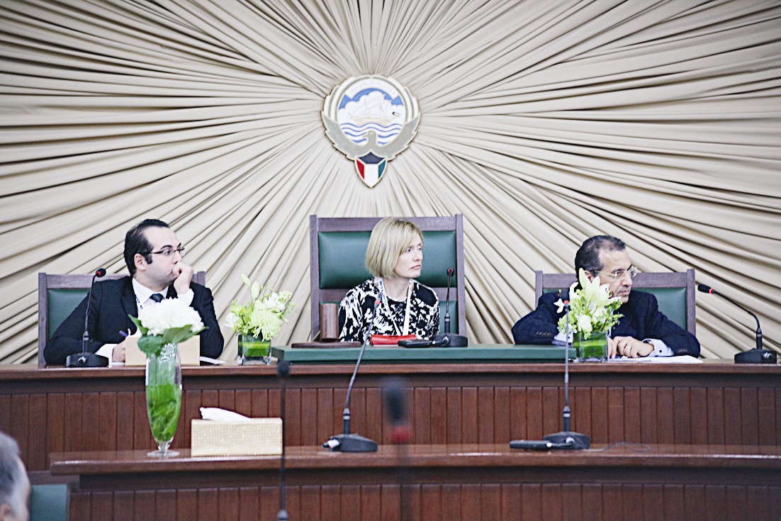 u0641u0631u0627u0646 u062au062au0648u0633u0637 u0627u0644u062fu0642u0627u0642 u0648 u0627u0644u0639u0637u0627u0631