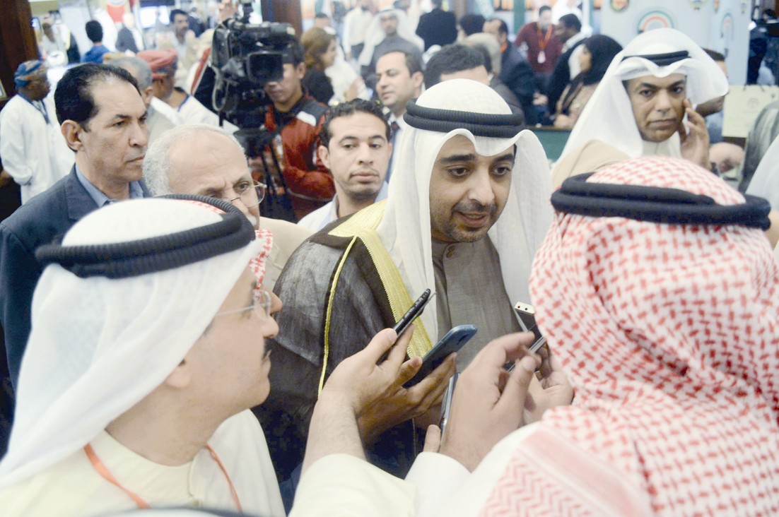 العبدالله يتحدث للصحافيين