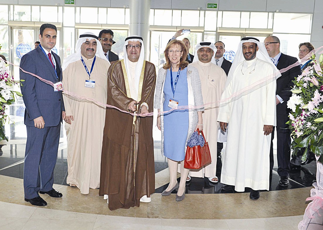 u062cu0627u0646u0628 u0645u0646 u0627u0641u062au062au0627u062d u0627u0644u0645u0639u0631u0636 (u062au0635u0648u064au0631 u0633u0639u062f u0647u0646u062fu0627u0648u064a)