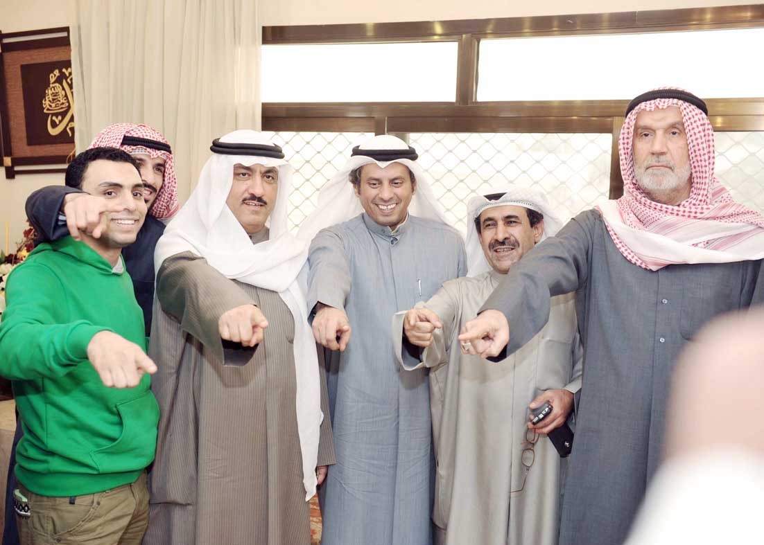 u0627u0644u0628u0631u0627u0643 u0648u0633u0637 u0645u0647u0646u0626u064au0647 u0627u0645u0633 (u062au0635u0648u064au0631 u0633u0639u062f u0647u0646u062fu0627u0648u064a)