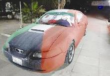 «الموستينج» مزهوة بأعلام الكويت