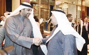 الزميل عماد بوخمسين مرحبا بالوزير محمد العبدالله