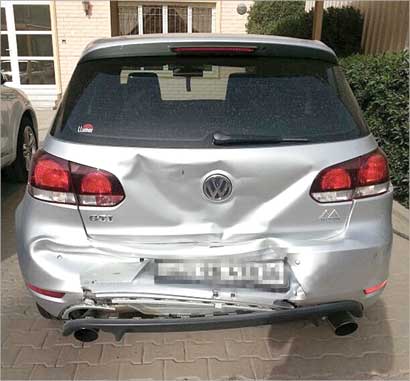 سيارة الدكتور خاجة واثر الاصطدام المتعمد عليها