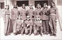 مع زملائه في مدرسة تدريب الجيش سنة 1960