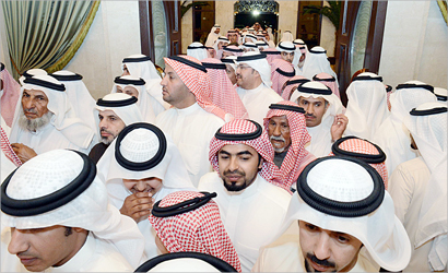 حشد من الحضور في الديوانية