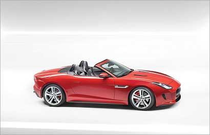 «جاكوار F-Type»... تخطف الأبصار