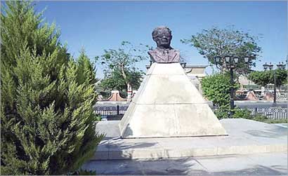 u062au0645u062bu0627u0644 u0637u0647 u062du0633u064au0646 u0642u0628u0644 u0633u0631u0642u062au0647