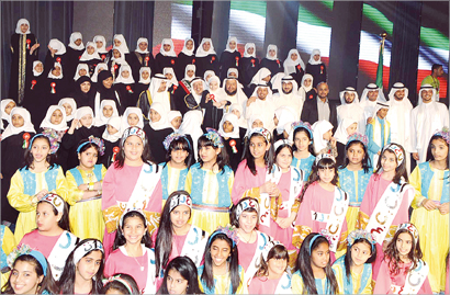 صغار يرددون الأناشيد الوطنية والدينية (تصوير كرم ذياب)