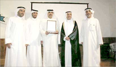 u062du064au062fu0631 u0627u0644u0647u0632u0627u0639 u0645u0643u0631u0645u0627u064b u0648u0628u062cu0627u0646u0628u0647 u0627u0644u0634u064au062e u0639u0644u064a u062cu0627u0628u0631 u0627u0644u0639u0644u064a u0648u0623u0639u0636u0627u0621 u0645u0646 u0631u0627u0628u0637u0629 u0627u0644u0623u062fu0628u0627u0621