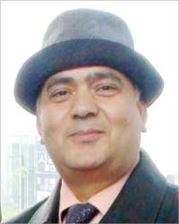 أشرف أبو اليزيد 