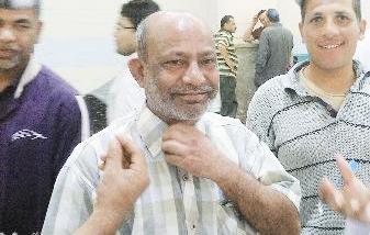 محمد زين بعدما حجز كل أسماك «الشماهي» لبيعها