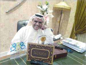 u062fu0627u0648u062f u062du0633u064au0646 u0645u0639 u062cu0648u0627u0626u0632u0647