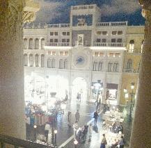 ساحة كبيرة للاحتفالات على النمط الايطالي