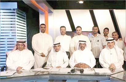 u0637u0627u0642u0645 u0627u0633u062au0648u062fu064au0648 u0646u0647u0627u0626u064a u0643u0623u0633 u0627u0644u0623u0645u064au0631 u0641u064a u0635u0648u0631u0629 u062cu0645u0627u0639u064au0629