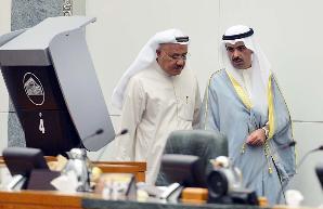 الراشد والفضل يتحدثان على منصة الرئاسة 