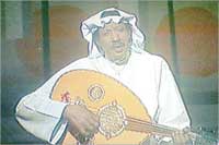 يدندن على العود