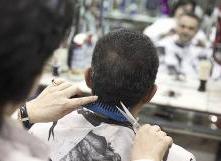 المرأة تزاحم الرجل في عمله