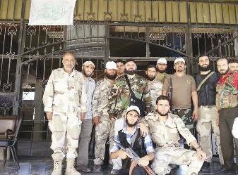 ... ومتوسطاً قادة لواء صقور الشام