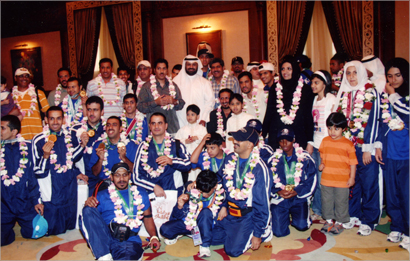 u0644u0642u0637u0629 u062cu0645u0627u0639u064au0629 u0644u0644u0627u0639u0628u064a u0627u0644u0645u0639u0627u0642u064au0646 u0645u0639 u0645u0633u062au0642u0628u0644u064au0647u0645 u0641u064a u0645u0637u0627u0631 u0627u0644u0643u0648u064au062a