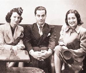 مع فريد وصديقتها ماري قلادة