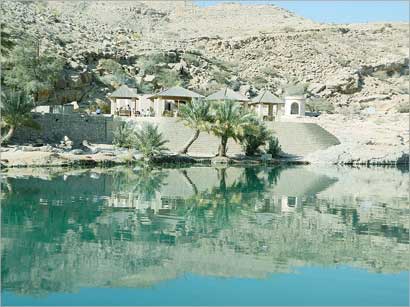 السياحة العمانية ... تميز بجمال الطبيعة