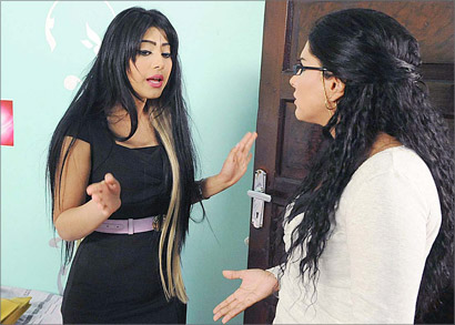 مشهد يجمع زهرة عرفات وشيلاء سبت 