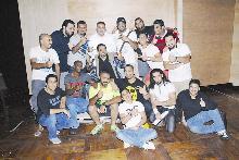 صورة تذكارية للمشاركين في العرض 