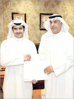 u0627u0644u0641u064au0644u0643u0627u0648u064a u0645u062au0633u0644u0645u0627u064b u0627u0644u0645u0633u0627u0639u062fu0629 u0645u0646 u0627u0644u0623u062du0645u062f