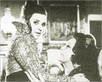 في مشهد من «خلّي بالك من زوزو» مع سعاد حسني