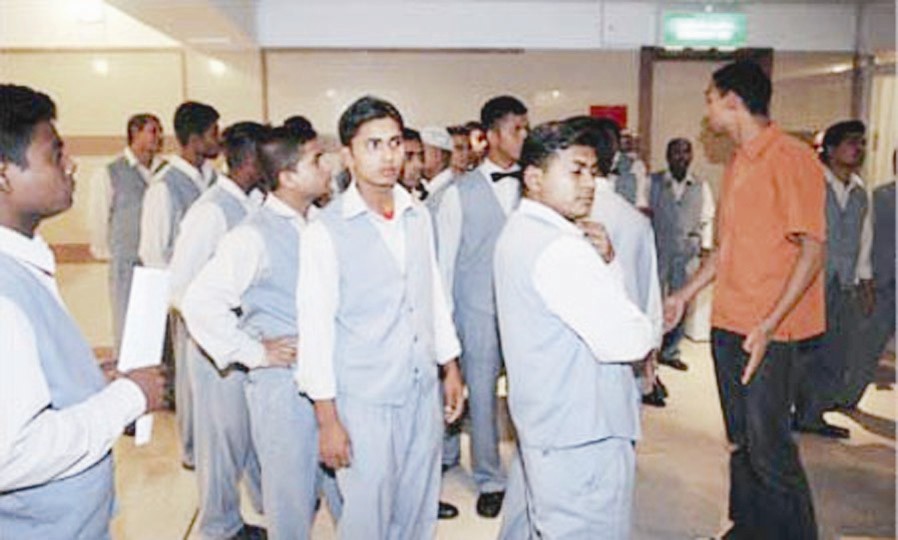 u0639u0645u0627u0644u0629 u0623u062cu0646u0628u064au0629 u0641u064a u0645u0635u0627u0646u0639 u0627u0644u0646u0633u064au062c u0627u0644u0645u0635u0631u064au0629