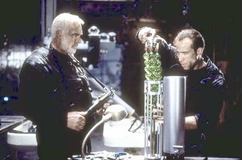 ... ومع شون كونري في مشهد من فيلم «The Rock»